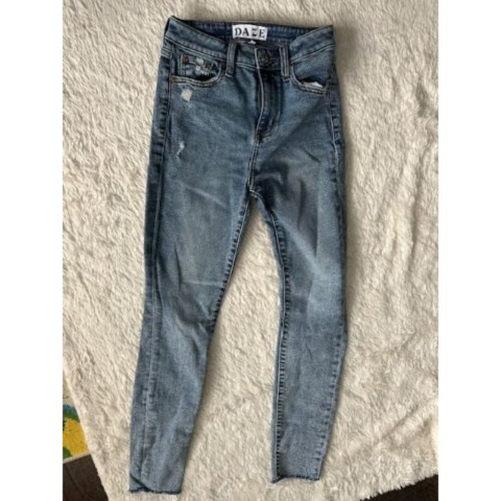 DAZE Hug skinny jeans raw hem size 25 Org. $108